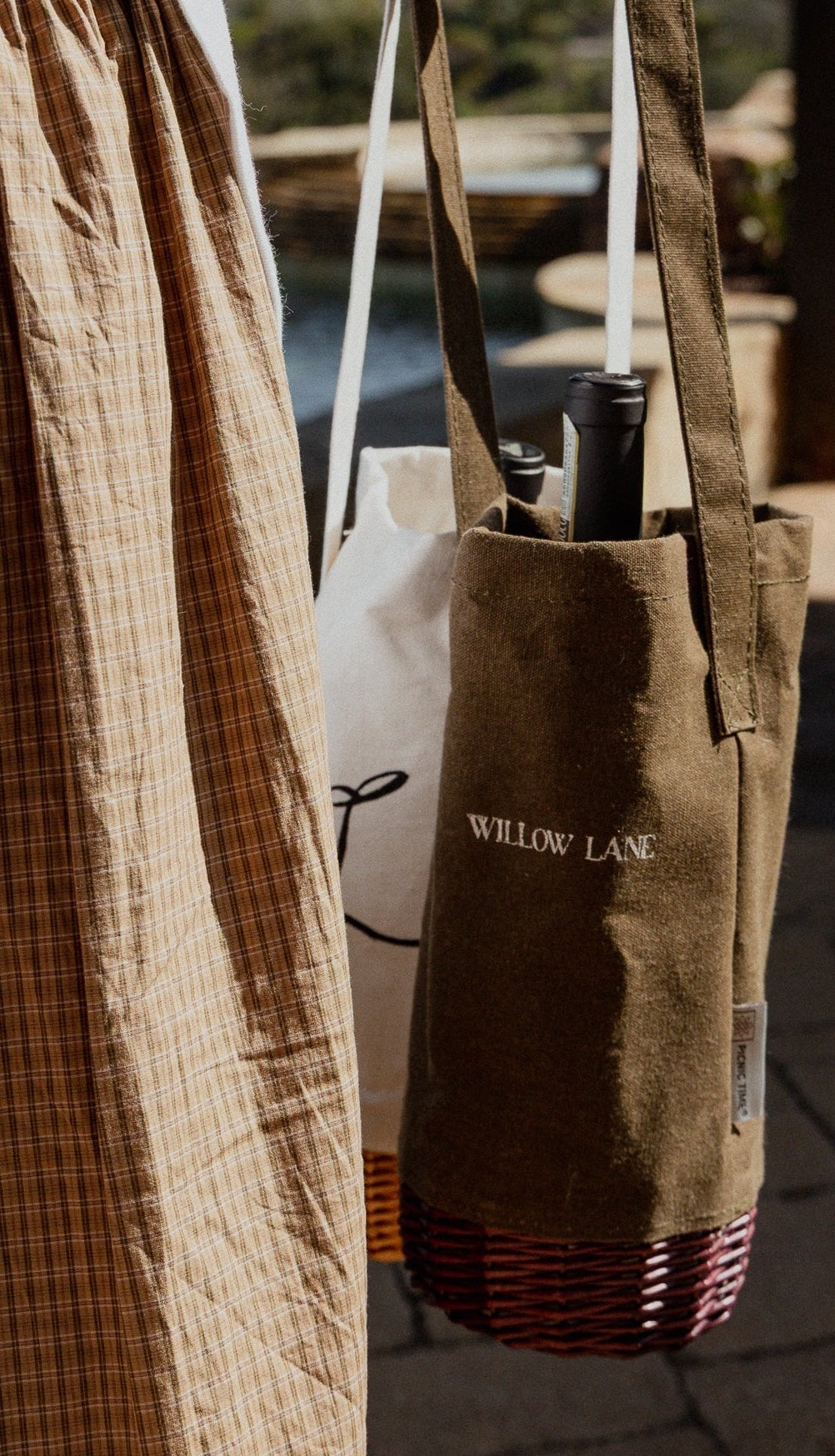 The Summer Home Insulated Wine Carrier in Moss