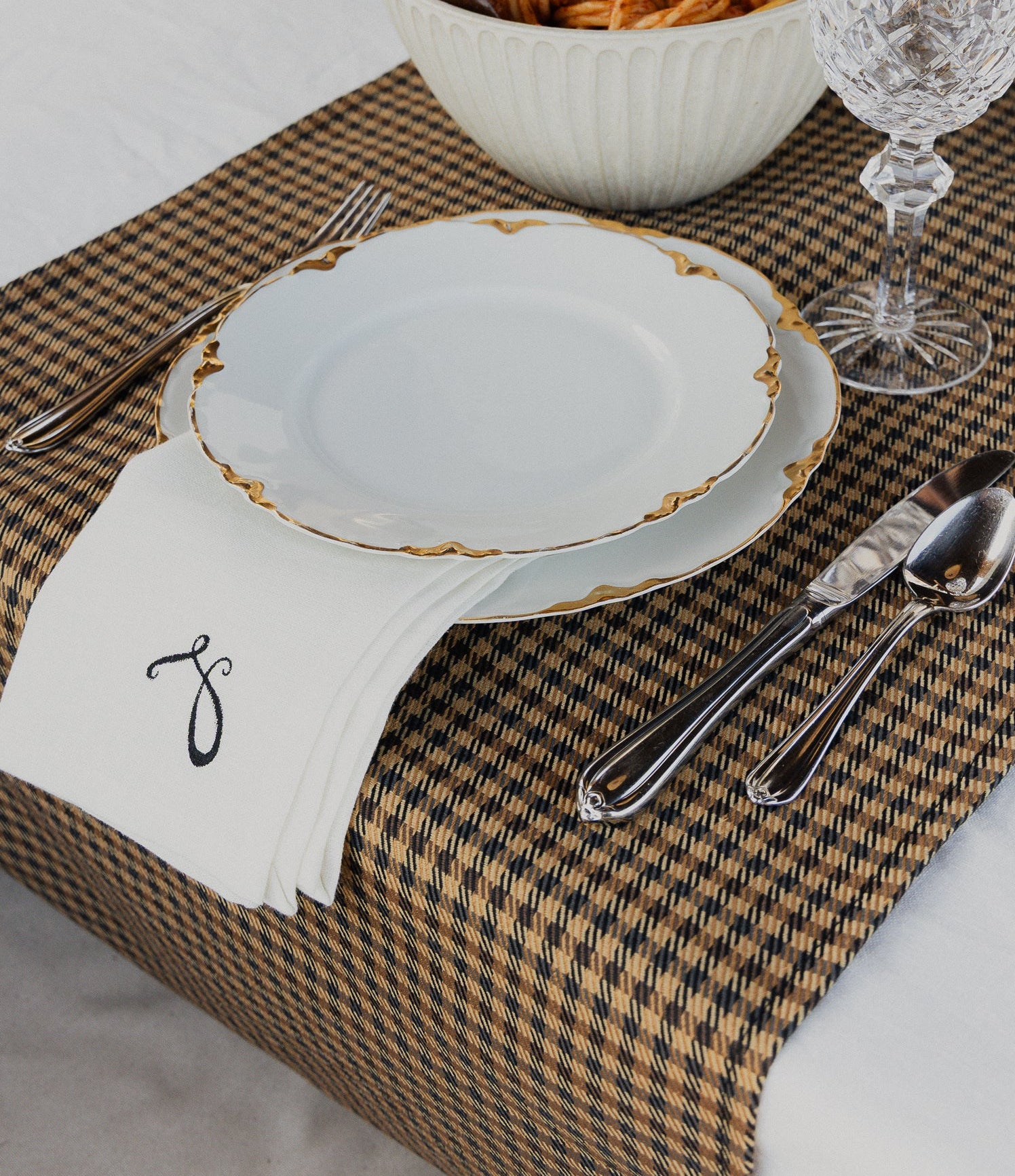 The Elizabeth Table Runner